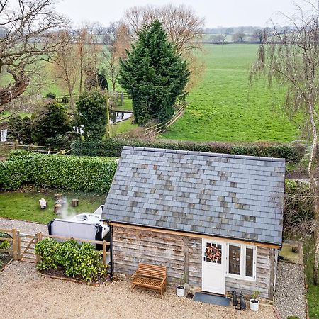 Oak Tree Hideaway Villa Whitchurch  Eksteriør bilde