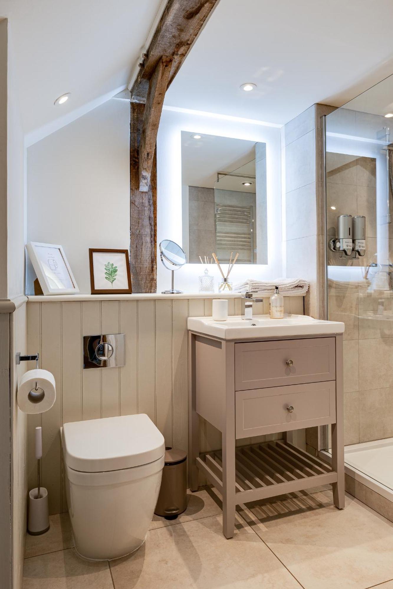 Oak Tree Hideaway Villa Whitchurch  Eksteriør bilde