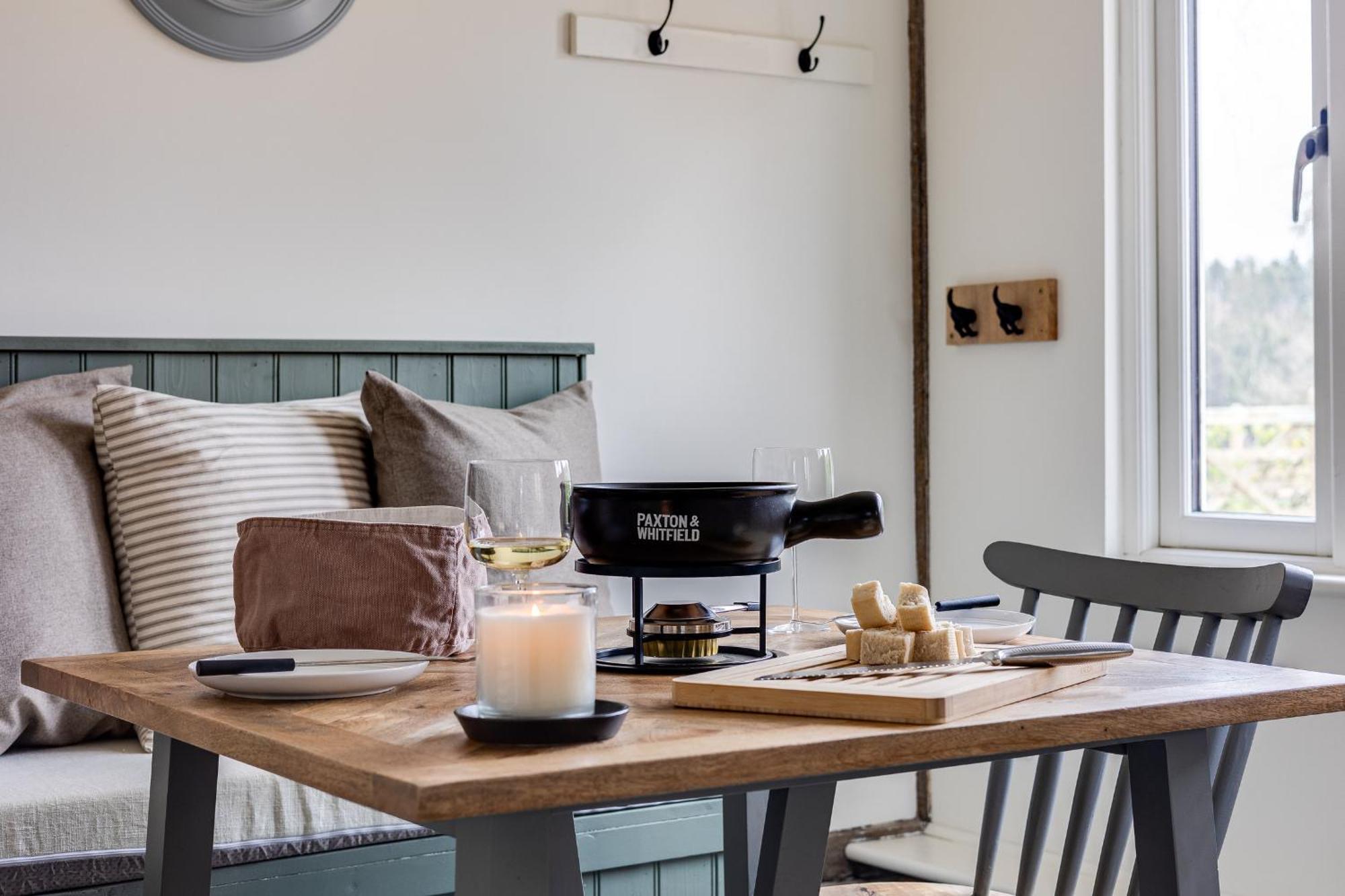 Oak Tree Hideaway Villa Whitchurch  Eksteriør bilde
